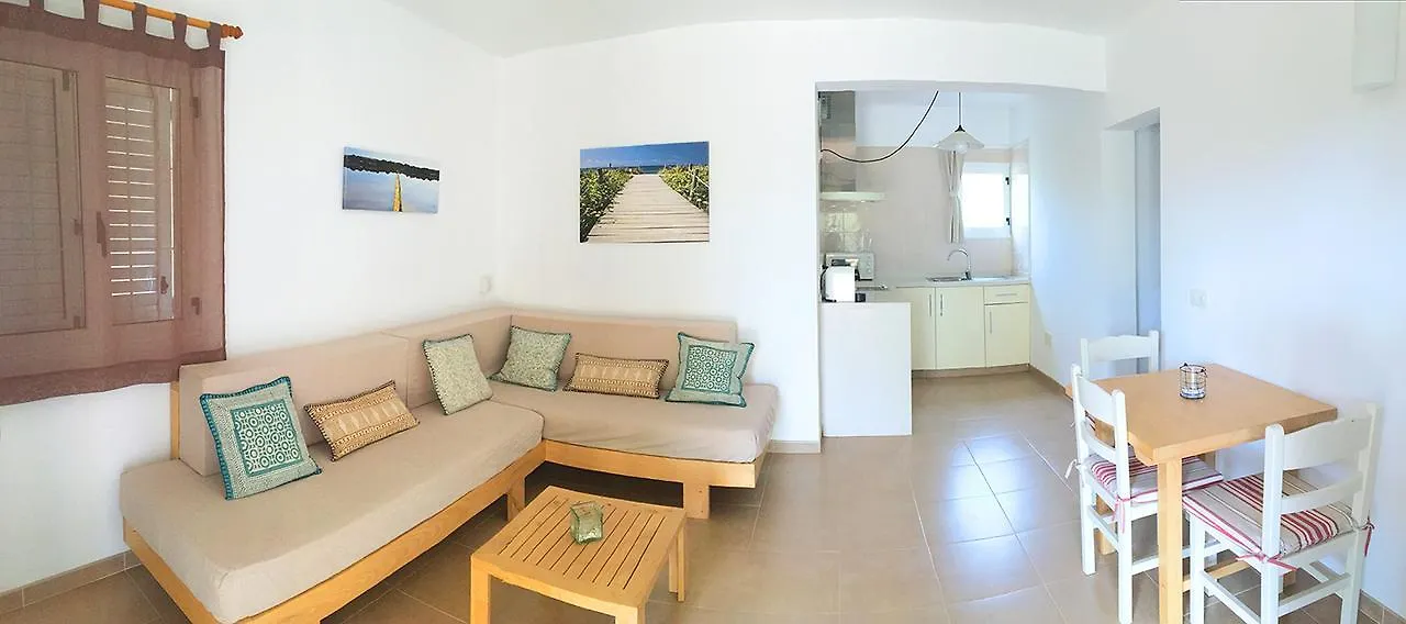 בית כפרי בית הארחה אס פוחולס 	Vivendes Adelina - Escapada Formentera ספרד